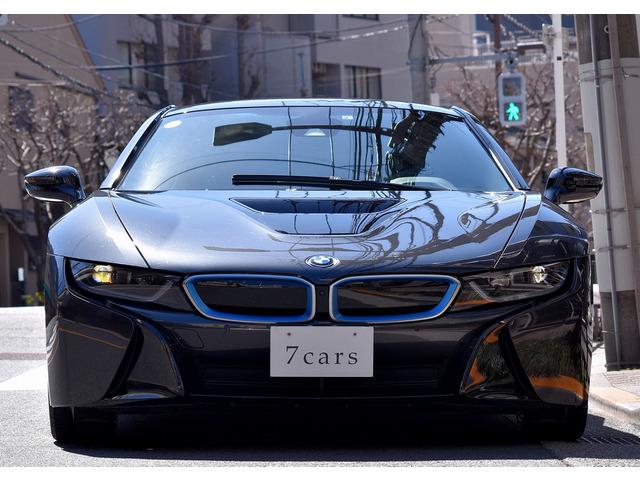中古車 Bmw I8 1オーナー 黒革 の中古車詳細 5 000km グレー 東京都 968万円 中古車情報 中古車検索なら 車選びドットコム 車選び Com