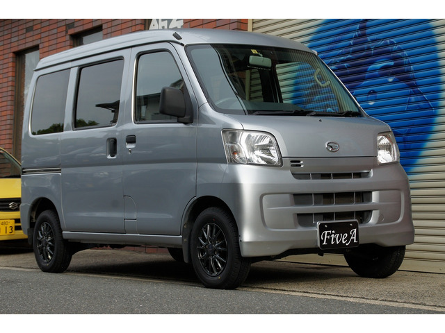 中古車 ダイハツ ハイゼットカーゴ デラックス ハイルーフ 簡易車中泊仕様 ナビ Bカメラ Etc の中古車詳細 000km シルバー 大阪府 84 8万円 中古車情報 中古車検索なら 車選びドットコム 車選び Com