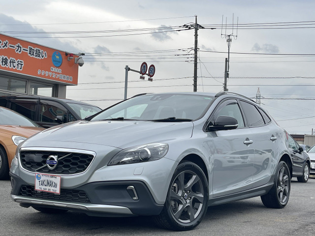 中古車 ボルボ V40クロスカントリー T5 4WD ヒーター付P革シート