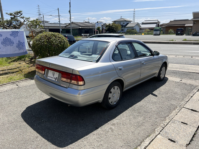 中古車 日産 サニー 1 5 スーパーサルーン 70th 走行少 カスタムベース車に の中古車詳細 63 000km シルバー 福岡県 58万円 中古車情報 中古車検索なら 車選びドットコム 車選び Com