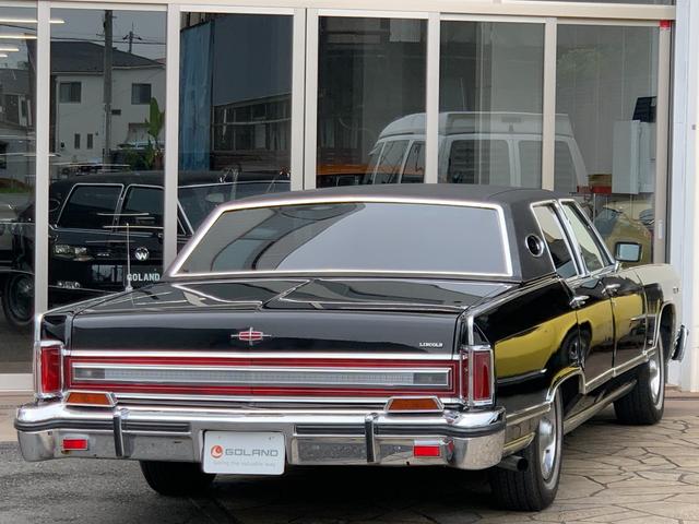 中古車 リンカーン タウンカー 左h 400cuinベージュ内装 三角窓 の中古車詳細 96 000km ブラック 神奈川県 298万円 中古車情報 中古車検索なら 車選びドットコム 車選び Com