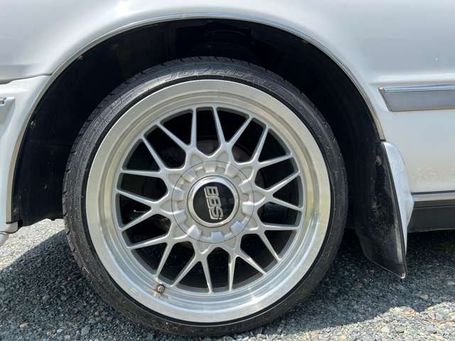 中古車 トヨタ マークII 2.0 グランデ ツインカム24 17インチBBS