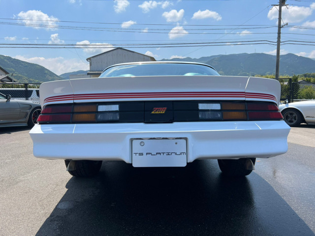 中古車 シボレー カマロ Z28 の中古車詳細 27 260km ホワイト 福岡県 530万円 中古車情報 中古車検索なら 車 選びドットコム 車選び Com