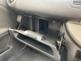【全車標準リセット納車】追加費用なしでバッテリー・オイル・ワイパーゴムを新品交換。さらに車内クリーニングと専用オゾン装置にて殺菌・脱臭を行い、ニオイを除去してご納車します。