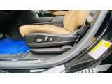 運転席シート:パワーシート装備!