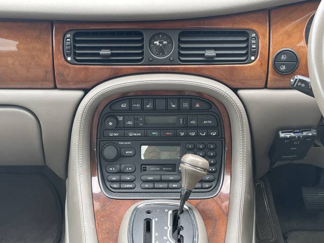 中古車 ジャガー XJ XJ エグゼクティブ 3.2-V8 ETC/スペアタイヤ