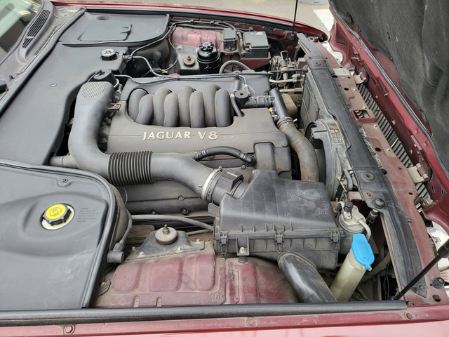 中古車 ジャガー XJ XJ8 3.2-V8 禁煙車 の中古車詳細 (85,000km, ワインレッド, 埼玉県, 120万円) |  中古車情報・中古車検索なら【車選びドットコム（車選び.com）】