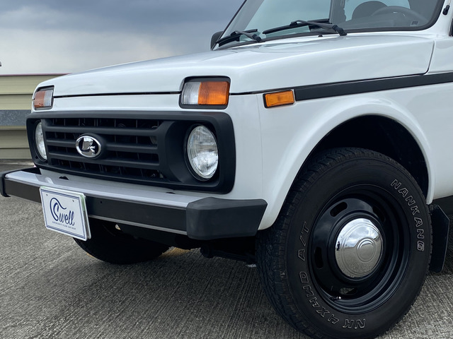 中古車 ラーダ ニーヴァ 4wd の中古車詳細 24 000km ホワイト 愛知県 248万円 中古車情報 中古車検索なら 車選びドットコム 車選び Com