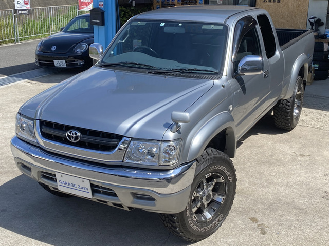 中古車 トヨタ ハイラックス スポーツピックアップ 2 7 エクストラキャブ ワイド 4wd カスタム リフトアップ の中古車詳細 145 000km グレーメタリック 大阪府 195万円 中古車情報 中古車検索なら 車選びドットコム 車選び Com