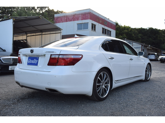 中古車 レクサス Ls600hl 600hl 4wd サスコン シャレンインチaw レグノ の中古車詳細 133 000km ホワイトパールクリスタルシャイン 千葉県 112 8万円 中古車情報 中古車検索なら 車選びドットコム 車選び Com