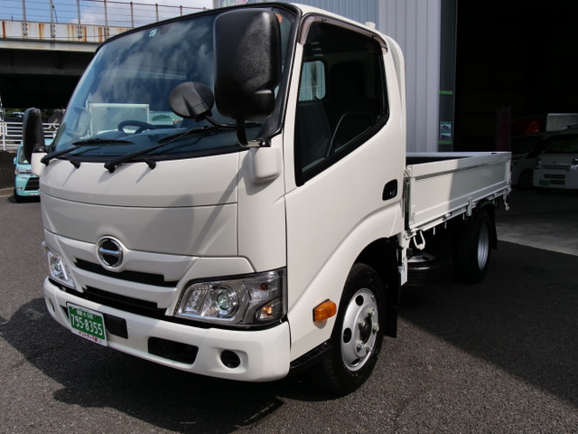 中古車 日野 デュトロ 3t車4ナンバー10尺平準中型免許MT車 の中古車