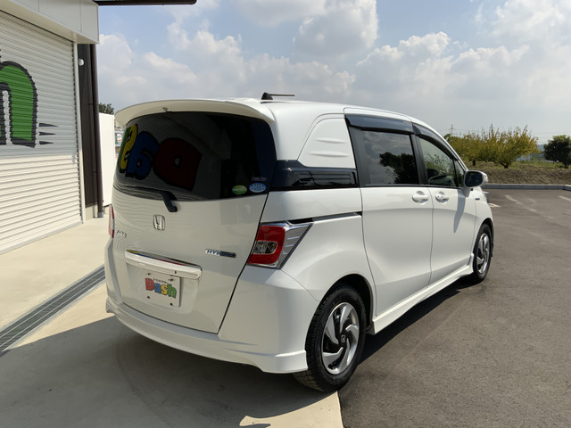 中古車 ホンダ フリードスパイクハイブリッド 1 5 ジャストセレクション メモリーナビ フルセグtv クルコン の中古車詳細 119 966km パールホワイト 愛知県 96万円 中古車情報 中古車検索なら 車選びドットコム 車選び Com