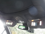 自動防眩式ルームミラーや運転席&助手席バニティーミラー[照明付]、マップランプ、ラゲッジルームランプ、アンビエンスイルミネーション、乗降グリップ[後席左右]など快適装備も充実しております!!