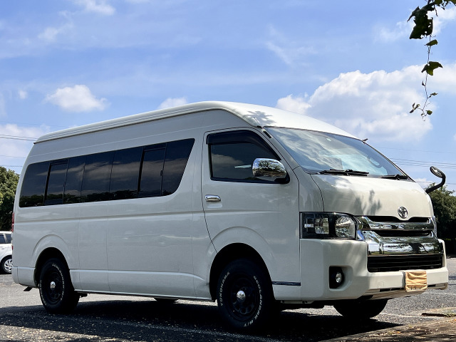 トヨタ ハイエースコミューター 2.5 GL ディーゼル 4WD の中古車