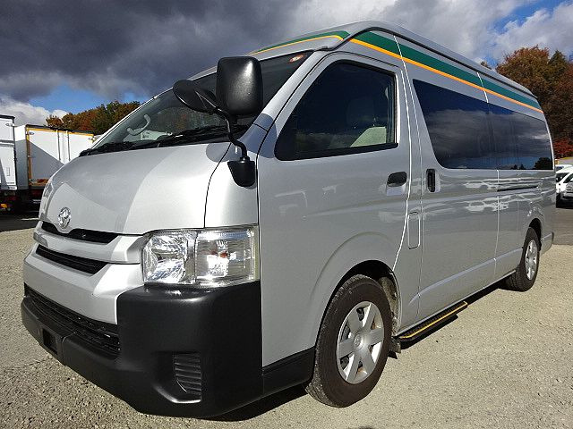 中古車 トヨタ ハイエースコミューター Gl 14人乗り オートステップ 1kd の中古車詳細 158 958km シルバー 福島県 319万円 中古車情報 中古車検索なら 車選びドットコム 車選び Com