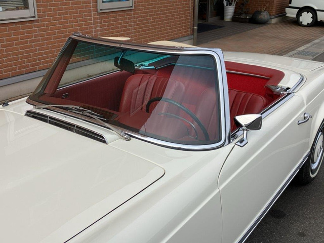 中古車 メルセデス・ベンツ SLクラス 280SL 内外装レストア済み