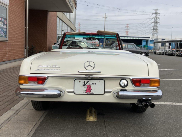中古車 メルセデス・ベンツ SLクラス 280SL 内外装レストア済み