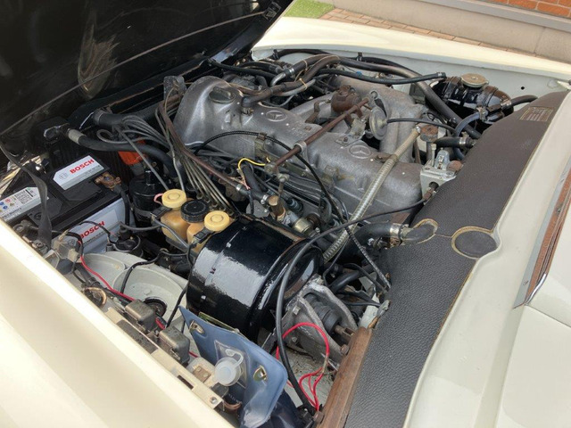 中古車 メルセデス・ベンツ SLクラス 280SL 内外装レストア済み