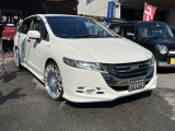 ガラスコーティングも施工可能です。費用は20.000円から承っております。※車種により価格が変わる場合がございます。その他オプションも取り揃えておりますので、商談担当にお申し付けください。