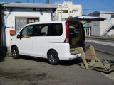 セレナ  福祉車両チェアキャブリフター車いす1名