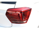 ◇LEDダークテールランプ◇より洗練された印象を与えるためにGTI専用のデザインが採用されています!LEDにより後続車からの視認性が高まり、安全性を向上させています。