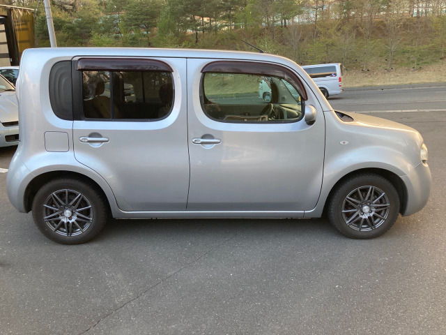 中古車 日産 キューブ 1.5 15X FOUR 4WD 車検長い4WD ワンセグTV ナビ