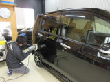 当店では、商品として販売する前に全車磨き工程を実施して、傷などを修復しキレイに仕上げております。