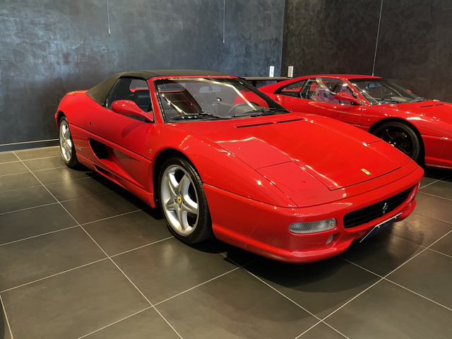 中古車 フェラーリ F355スパイダー 3.5 後期M5.2XRオリジナルクラシケ取得可 の中古車詳細 (38,000km,  ロッソコルサ/No322DS, 福岡県, 価格応談) | 中古車情報・中古車検索なら【車選びドットコム（車選び.com）】