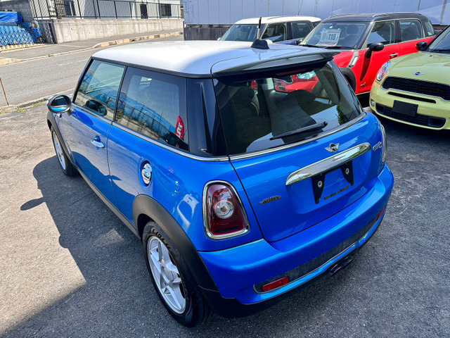 中古車 BMW MINI ミニ クーパー S 車検整備付き 修復歴無し 正規ディーラー の中古車詳細 (79,541km, ブルーツートン, 大阪府,  58万円) | 中古車情報・中古車検索なら【車選びドットコム（車選び.com）】