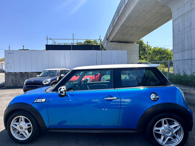 中古車 BMW MINI ミニ クーパー S 車検整備付き 修復歴無し 正規ディーラー の中古車詳細 (79,541km, ブルーツートン, 大阪府,  58万円) | 中古車情報・中古車検索なら【車選びドットコム（車選び.com）】