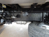燃料タンク100L ステンレス製Rフェンダーカバー シャーシは 錆止め/マフラー塗装 仕上げに力を入れています。