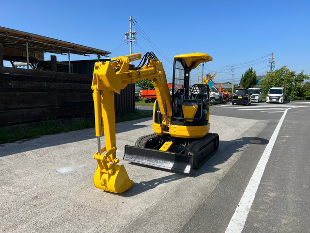 コマツユンボ2tクラスpc12uu 受け渡し予定 YAMAHA P-85