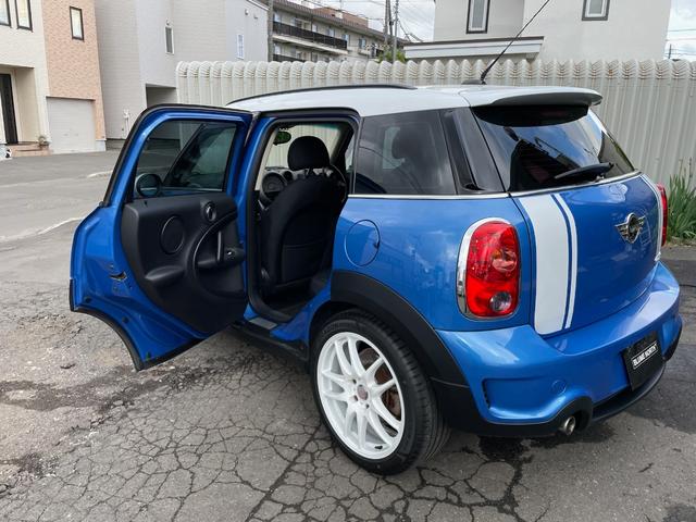 中古車 BMW MINI ミニクロスオーバー クーパー S オール4 4WD ミントパッケージ ETC ドアバイザー の中古車詳細  (100,000km, トゥルーブルーツートン, 北海道, 72万円) | 中古車情報・中古車検索なら【車選びドットコム（車選び.com）】