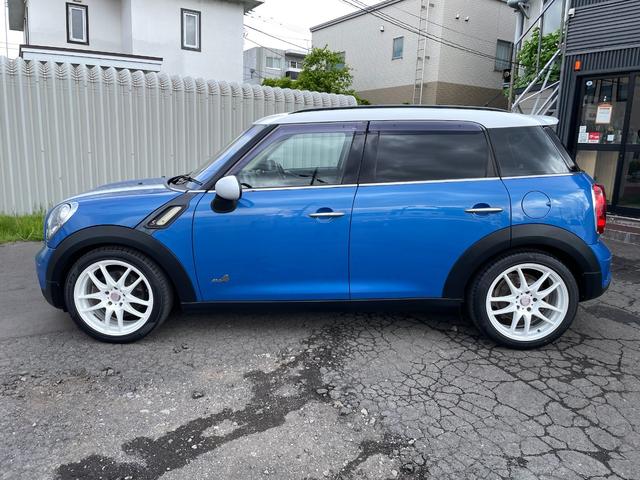 中古車 BMW MINI ミニクロスオーバー クーパー S オール4 4WD ミントパッケージ ETC ドアバイザー の中古車詳細  (100,000km, トゥルーブルーツートン, 北海道, 72万円) | 中古車情報・中古車検索なら【車選びドットコム（車選び.com）】