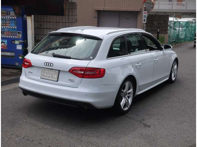 中古車 アウディ A4アバント 2.0 TFSI クワトロ Sラインパッケージ 4WD