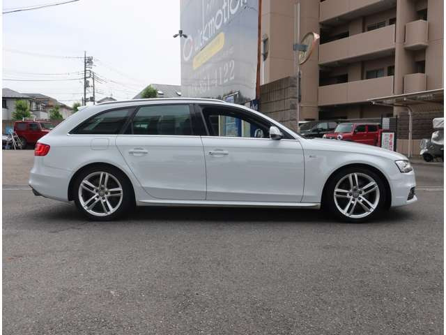 中古車 アウディ A4アバント 2.0 TFSI クワトロ Sラインパッケージ 4WD