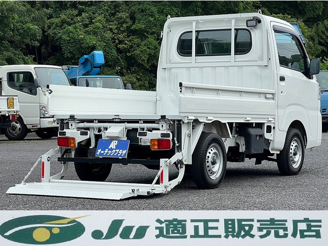 中古車 ダイハツ ハイゼットトラック コンパクトテールリフト 4WD 5速