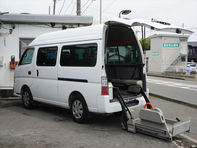 中古車 日産 キャラバンバス 福祉車両車いす2基チェアキャブリフター の中古車詳細 (58,720km, ホワイト, 神奈川県, 88万円) |  中古車情報・中古車検索なら【車選びドットコム（車選び.com）】