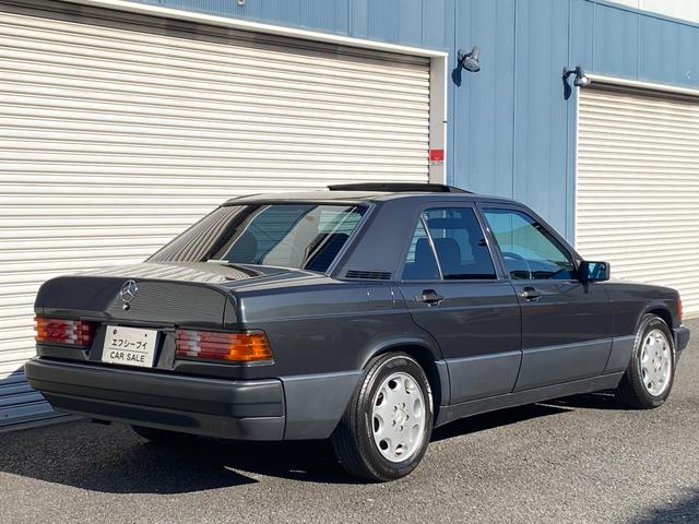 中古車 メルセデス・ベンツ 190クラス 190E 2.6 スライディングルーフ 右ハンドル ファブリックシート 整備記録 の中古車詳細  (92,000km, ブラックII, 東京都, 198万円) | 中古車情報・中古車検索なら【車選びドットコム（車選び.com）】