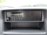 運転を楽しくしてくれるラジオ付きです