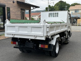 デュトロ  2t 高床 三転ダンプ 5速MT