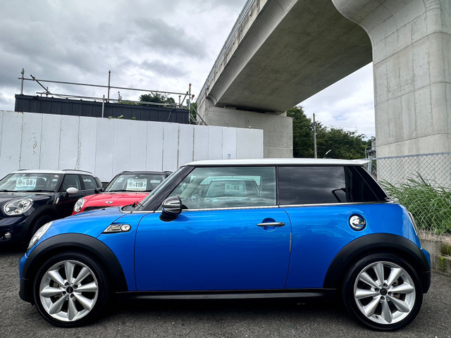 中古車 BMW MINI ミニ クーパー S 後期型 サンルーフ 車検整備付き の中古車詳細 (74,200km, ブルーツートン, 大阪府,  88万円) | 中古車情報・中古車検索なら【車選びドットコム（車選び.com）】