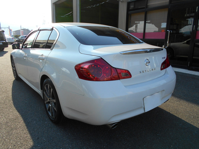 中古車 日産 スカイライン 3.7 370GT タイプSP サンルーフ 黒革シート