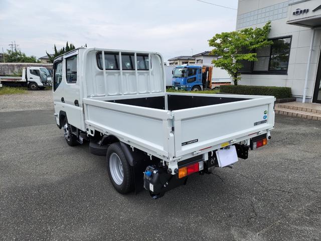 中古車 三菱ふそう キャンター 2t 全低床 Wキャブ 6人乗り 6ATデュオ