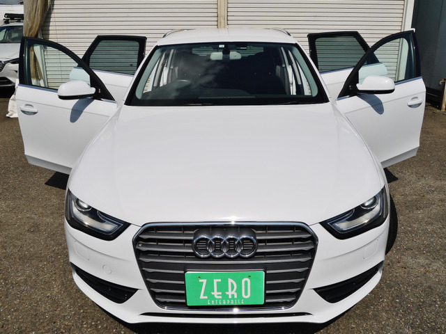 アウディ　A4　RS4 グリル　2色 AUDI アウディ B9.5 8W A4 S4 後期用 RSタイプ ハニカムグリル 2