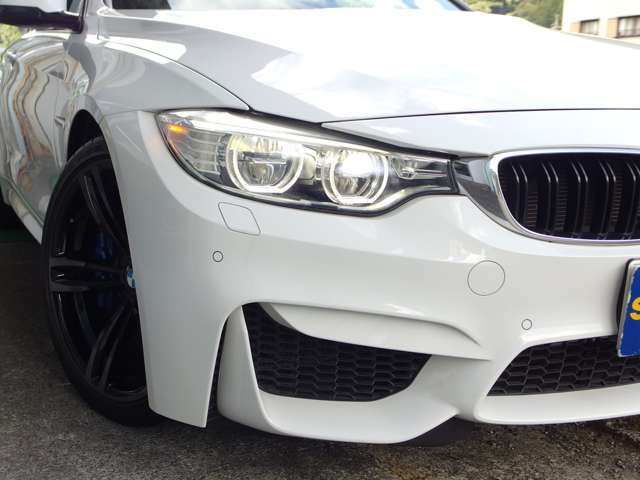 中古車 BMW M4クーペ 3.0 ベース ワンオーナー カーボンルーフ 禁煙 の