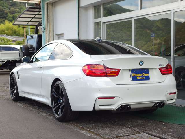 中古車 BMW M4クーペ 3.0 ベース ワンオーナー カーボンルーフ 禁煙 の