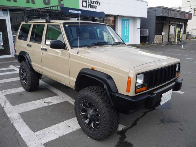 中古車 クライスラージープ チェロキー リミテッド 4WD リフトUP ナビ