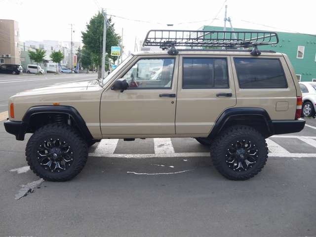 中古車 クライスラージープ チェロキー リミテッド 4WD リフトUP ナビ