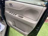 カーメルの販売車輌は全て手作業で綺麗に磨いてコーティングやWAX仕上げを施します。
